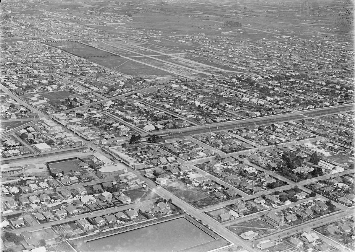South-east view from Glen Huntly towards Carnegie, showing residential area and parks (1925–40)