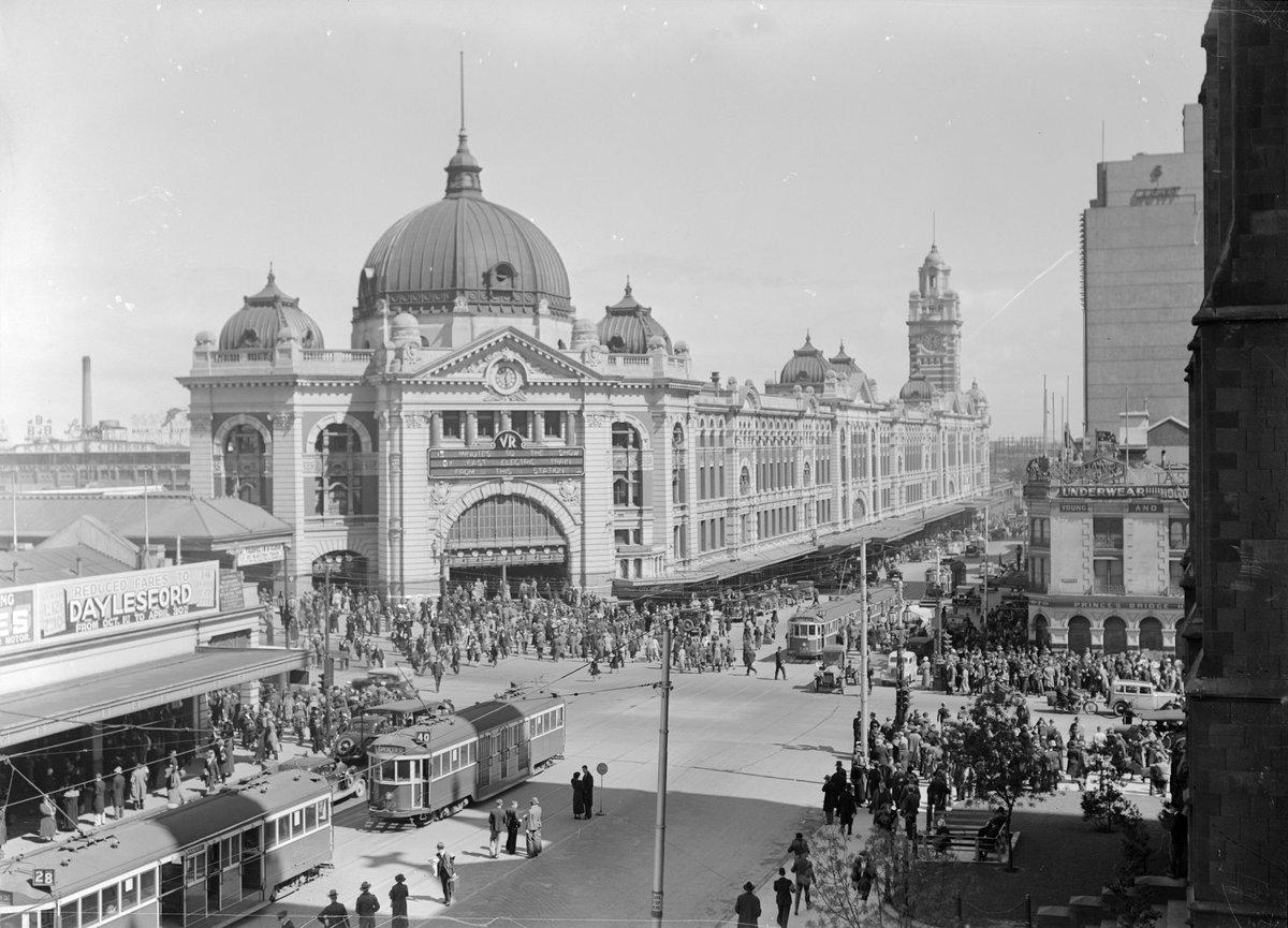 Flinders Street Station, Melbourne City (1945–54)