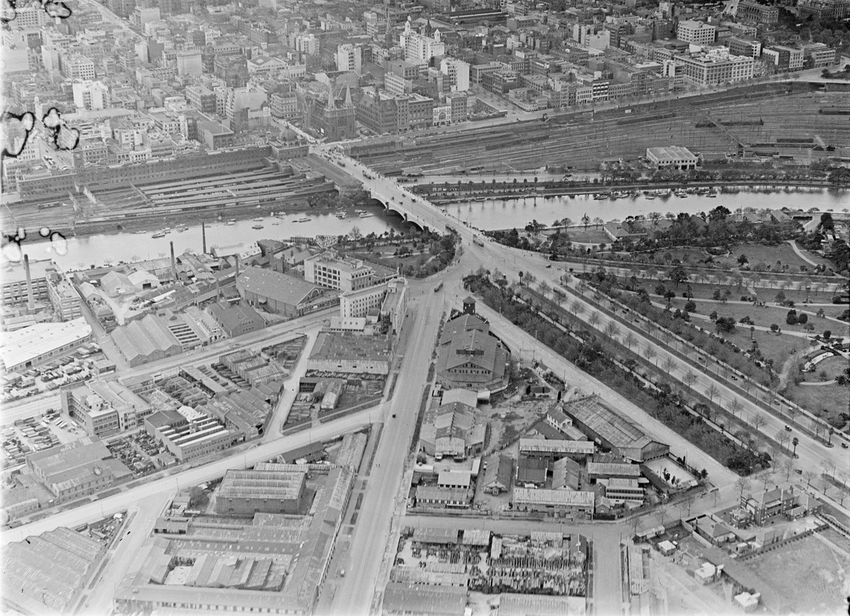 Looking along Sturt Street over Yarra River to City of Melbourne (1930–32)
