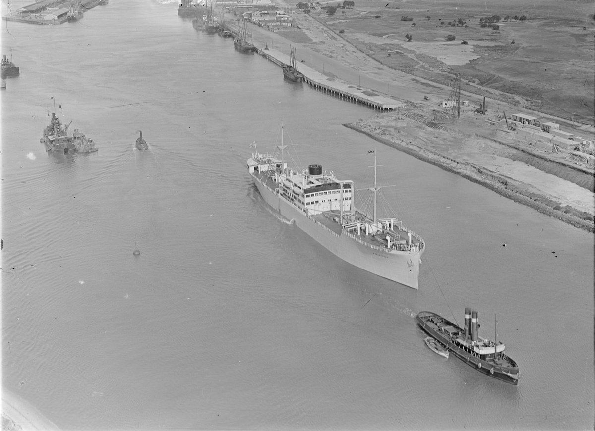 Ship under tow to the tug James Paterson at Port of Melbourne (c. 1928)