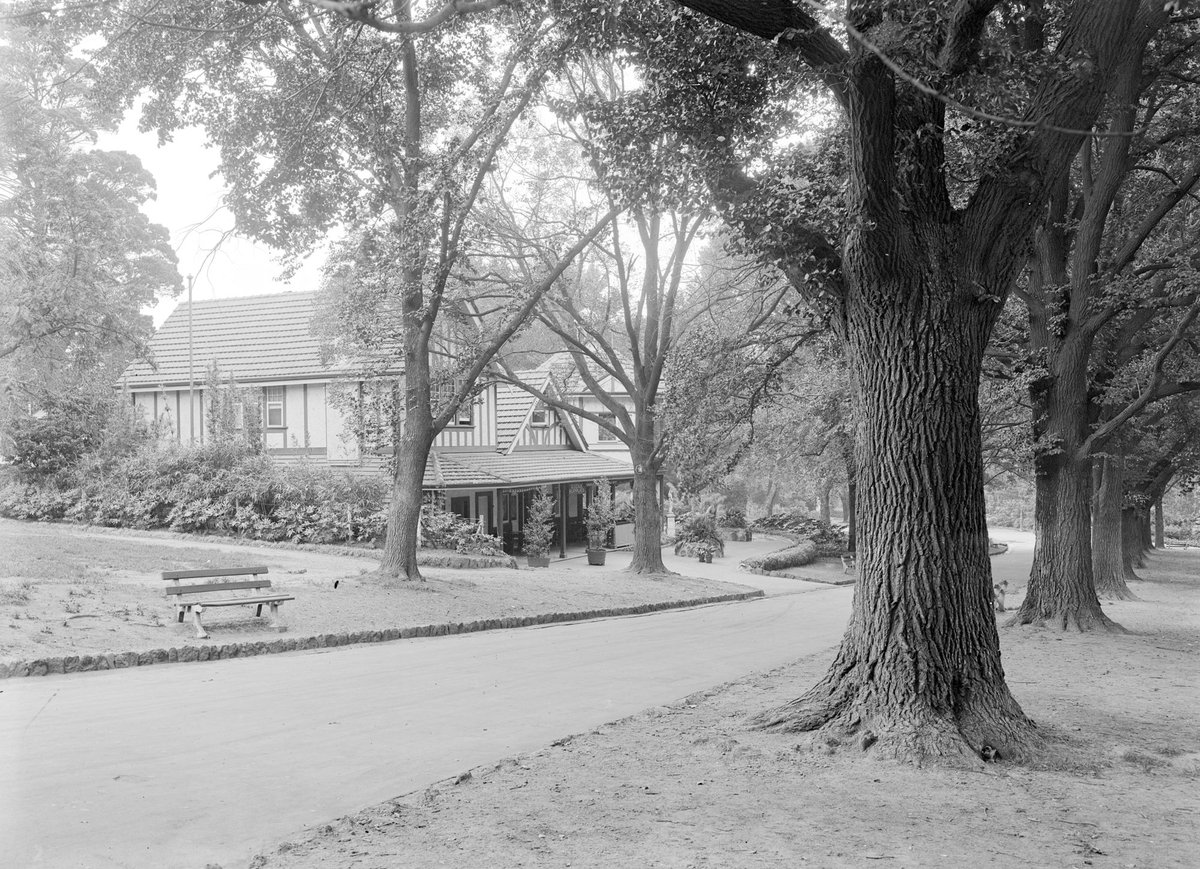 Fitzroy Gardens, East Melbourne (1945–54)