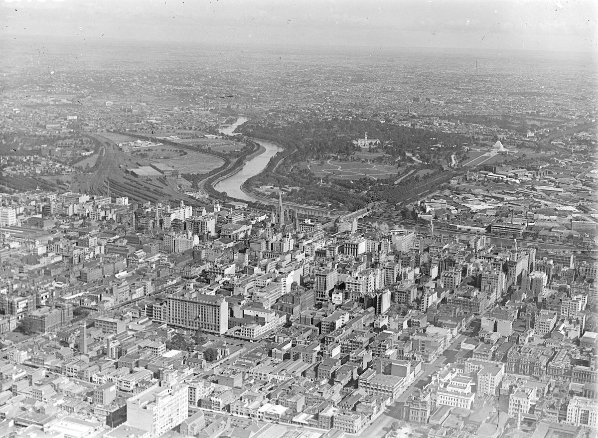 Aerial view of the City of Melbourne (1925–35)