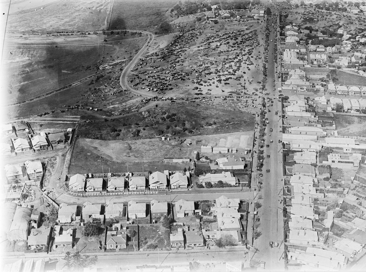 Looking east over suburban area with adjoining Footscray Park (1925–40)