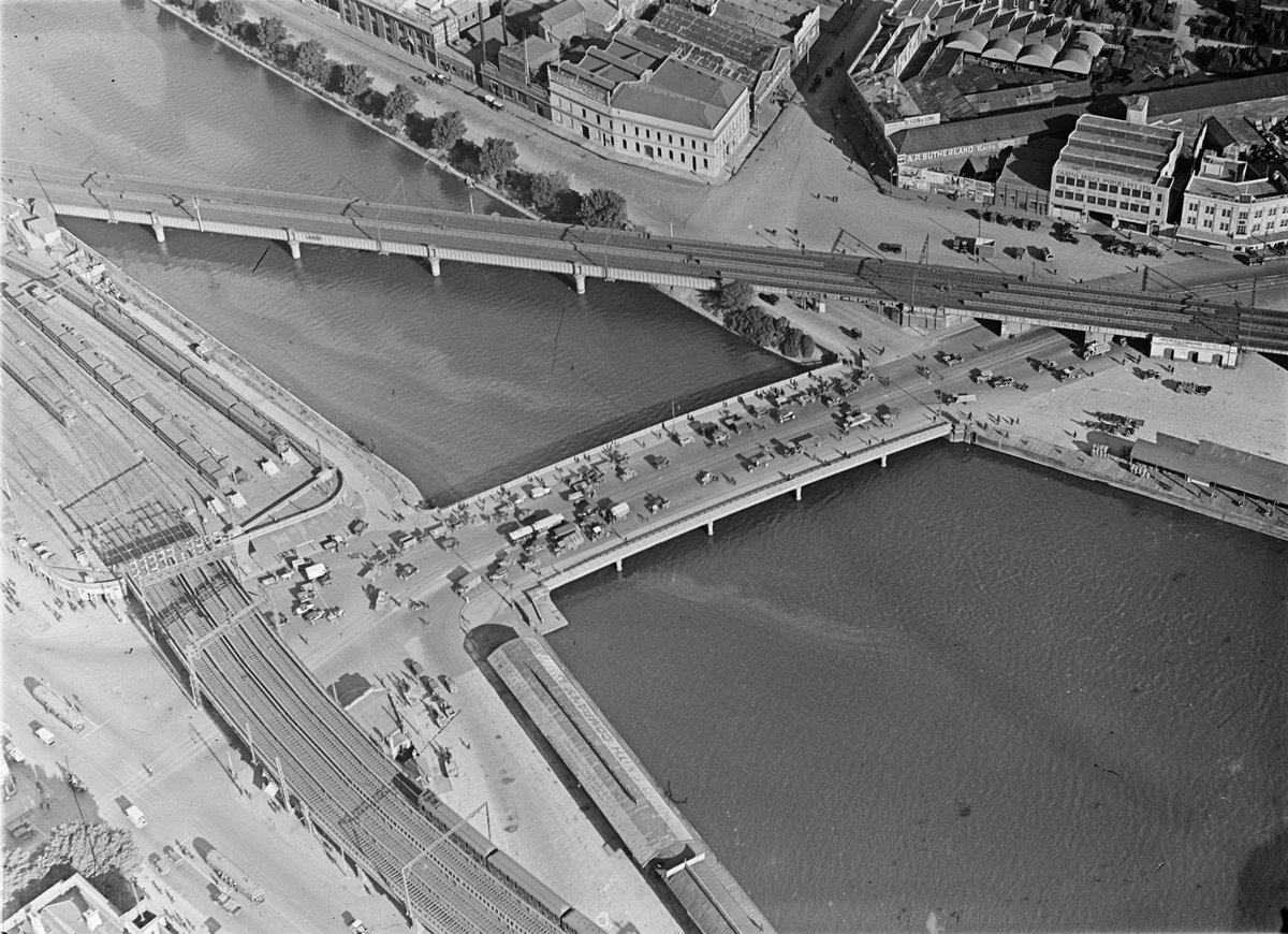 Queens Bridge over Yarra River, Melbourne, Melbourne City (c. 1935)