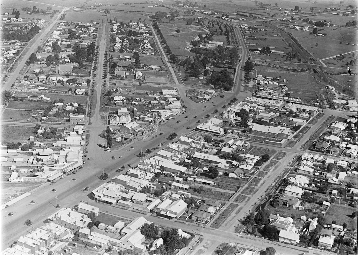 Dandenong looking south (1932)