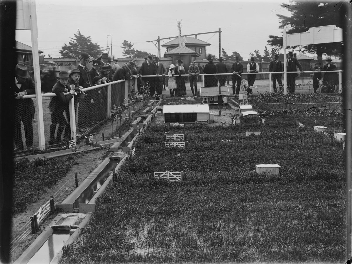 Model farm at Royal Melbourne Show 1929 (1900–40)