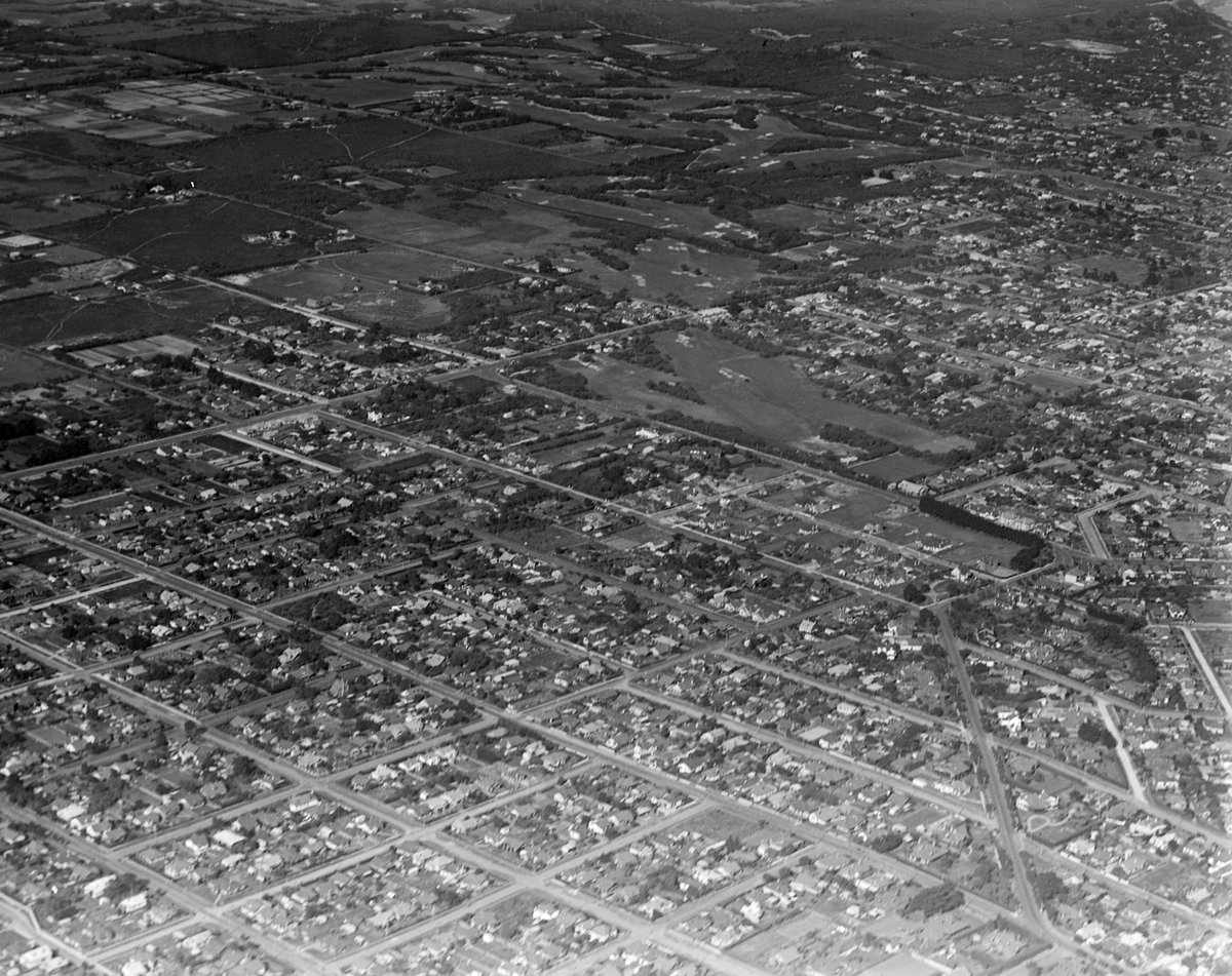 Black Rock and Beaumaris area including golf courses and coastline (c. 1938)