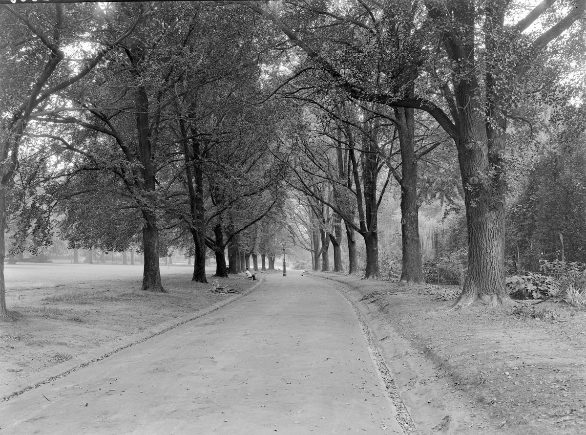 Fitzroy Gardens, East Melbourne (1945–54)