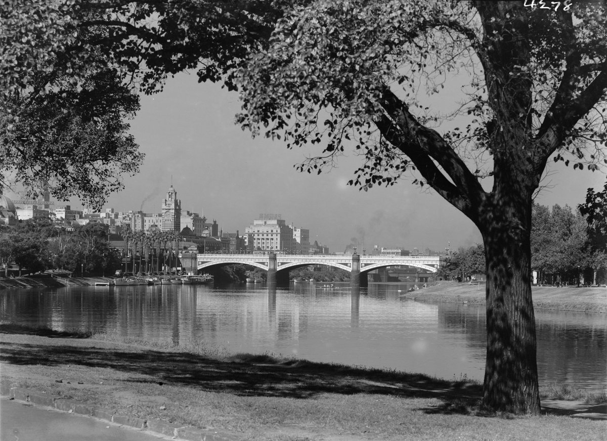 Melbourne from Princes Bridge, Melbourne City (1945–54)