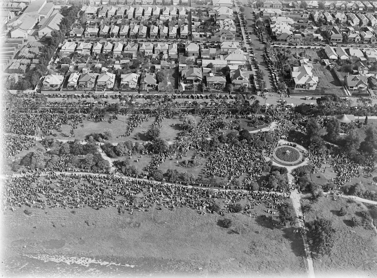Large group of people at outdoor event at Footscray Park (1925–40)
