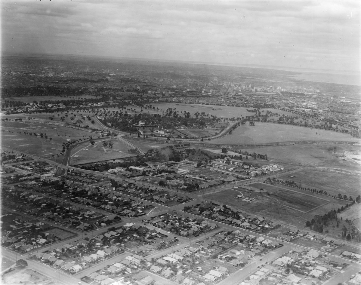 Paddocks and residential areas in Royal Park area, Melbourne, Parkville (1930–40)