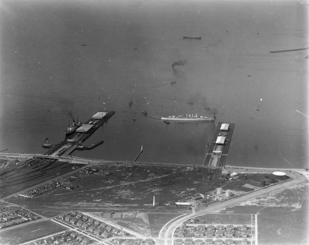 Arrival to Port Melbourne of Henry, Duke of Gloucester, for Centenary Celebrations (1934)