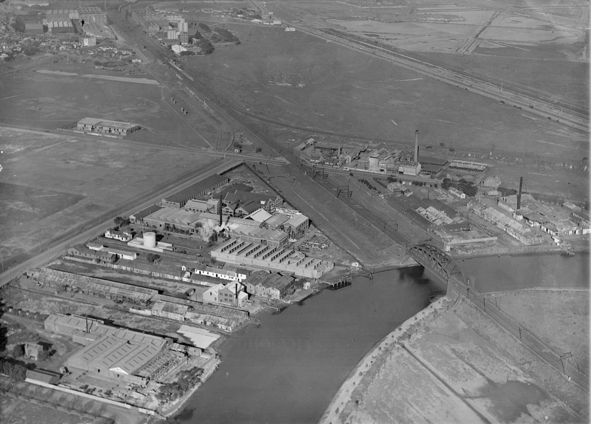 Railway bridge over Maribyrnong River between South Kensington and Footscray stations (1940s)