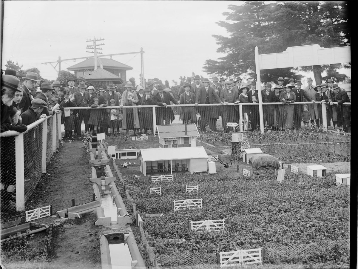 Model farm at Royal Melbourne Show 1929 (1900–40)
