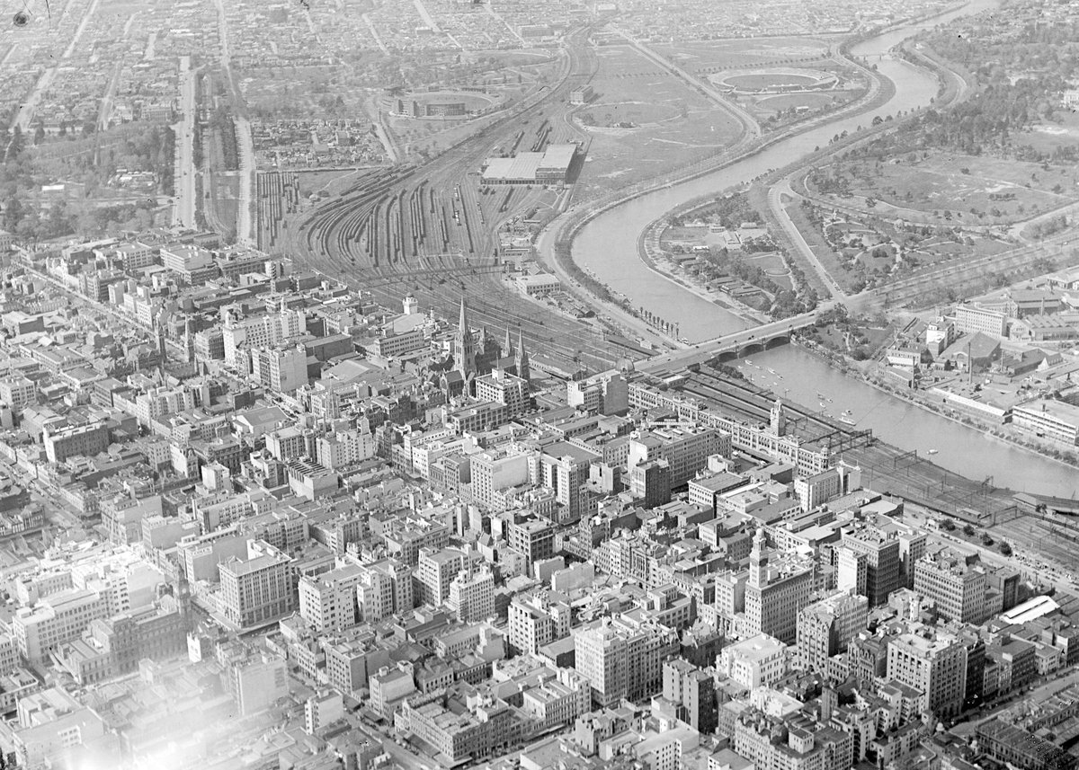 Aerial view of the City of Melbourne (1925–35)