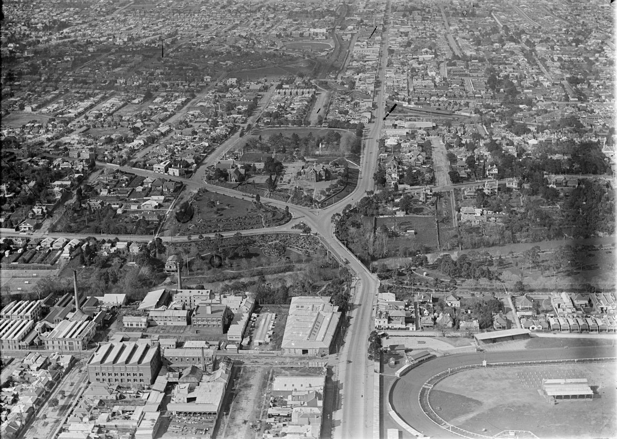 Residential area of Richmond with Richmond Pony Track and parks (1925–40)