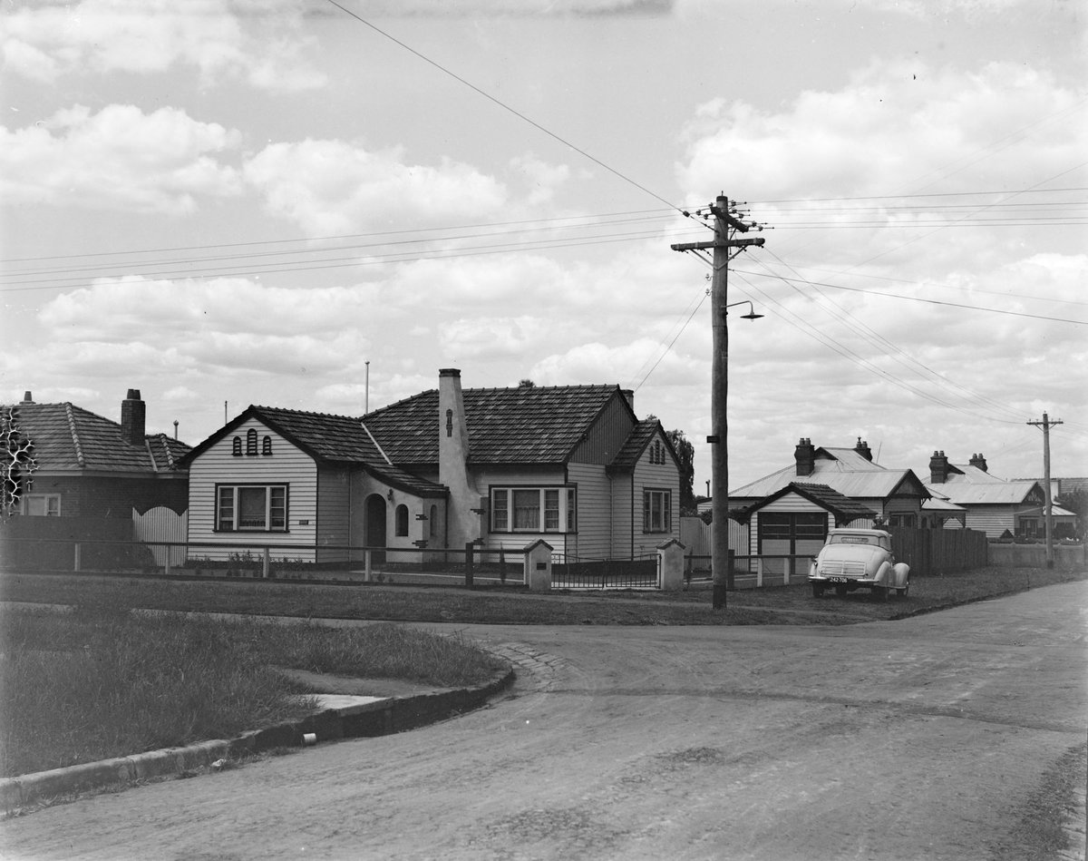 Home of photographer Charles Pratt, 86 McCracken Street, Essendon (c. 1938)