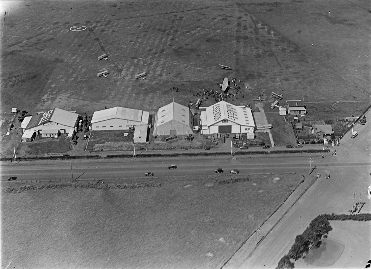 Aerial view of Essendon Aerodrome buildings, Essendon North (1929)