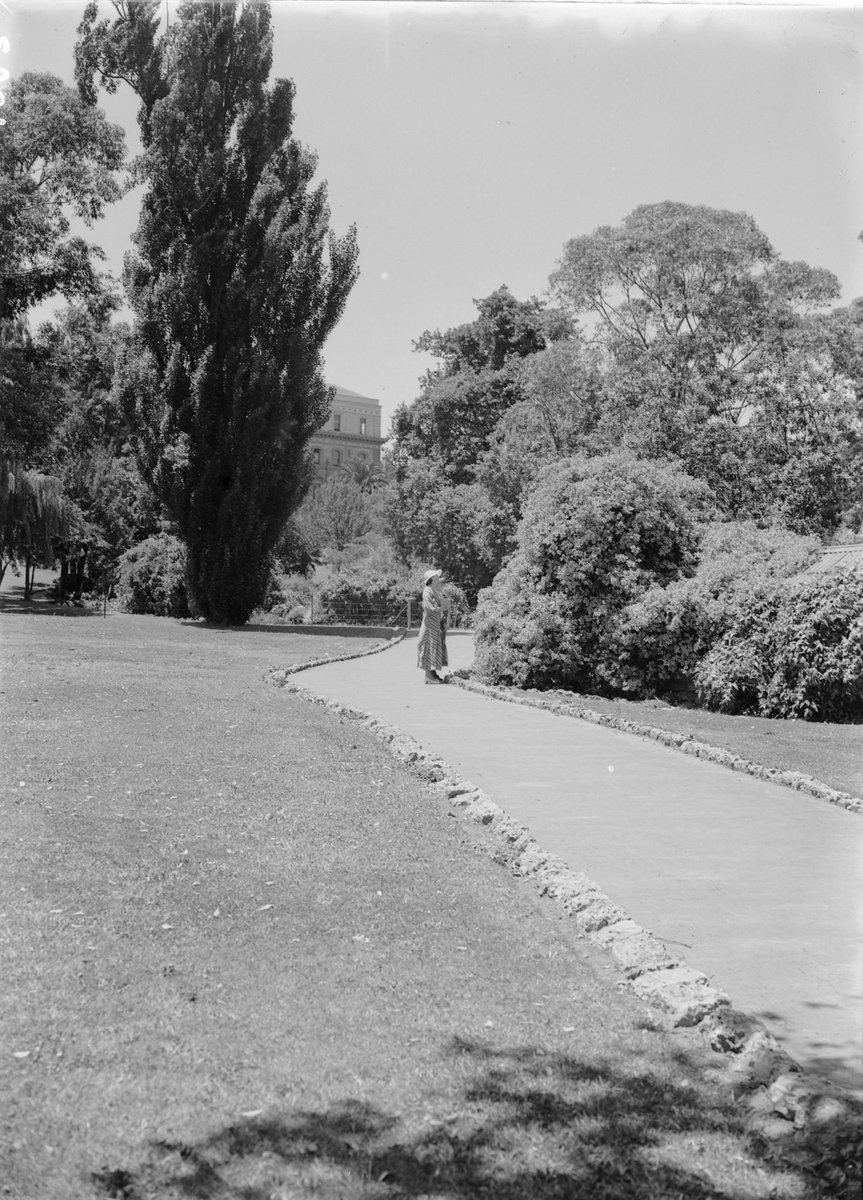 Fitzroy Gardens, East Melbourne (1945–54)