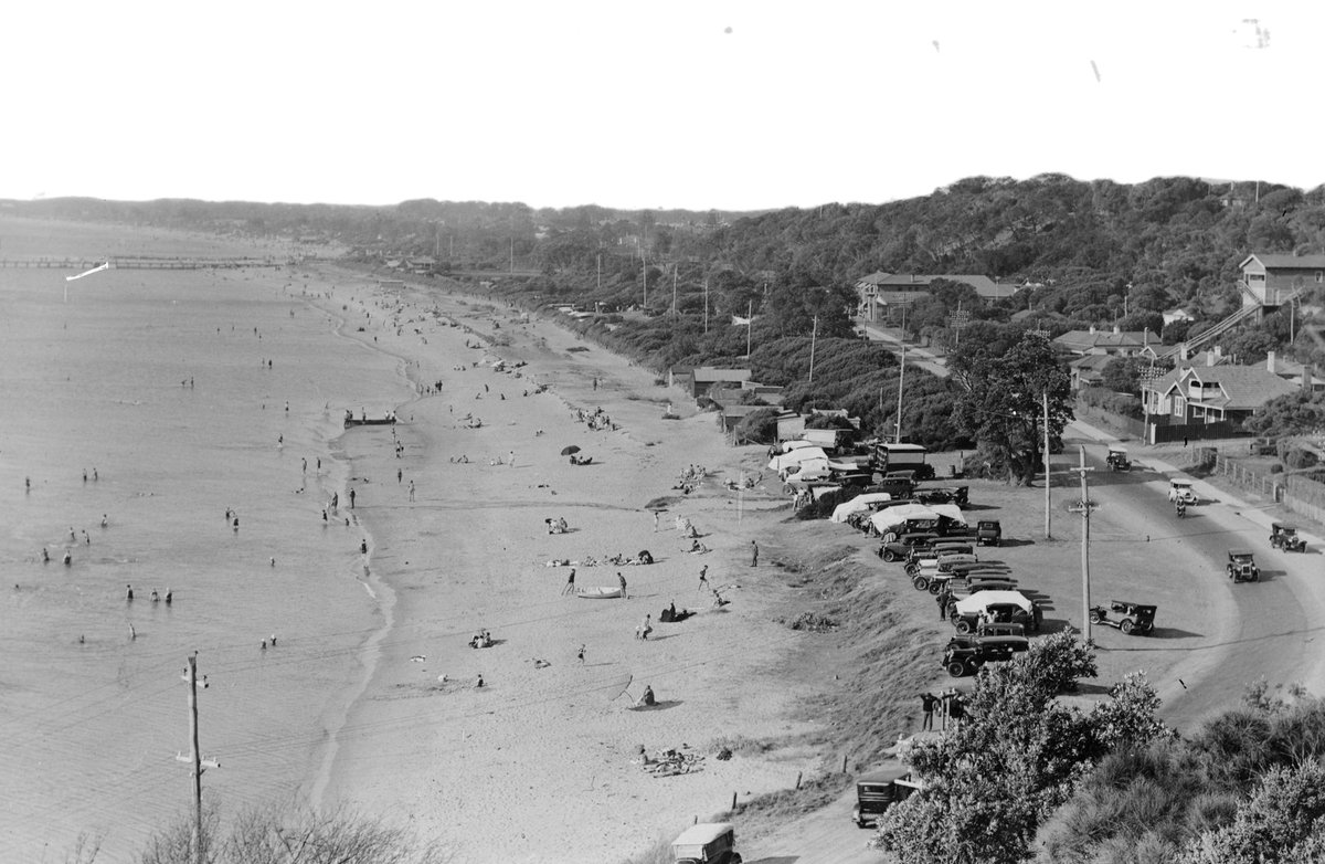 View of beach at Frankston (1945–54)