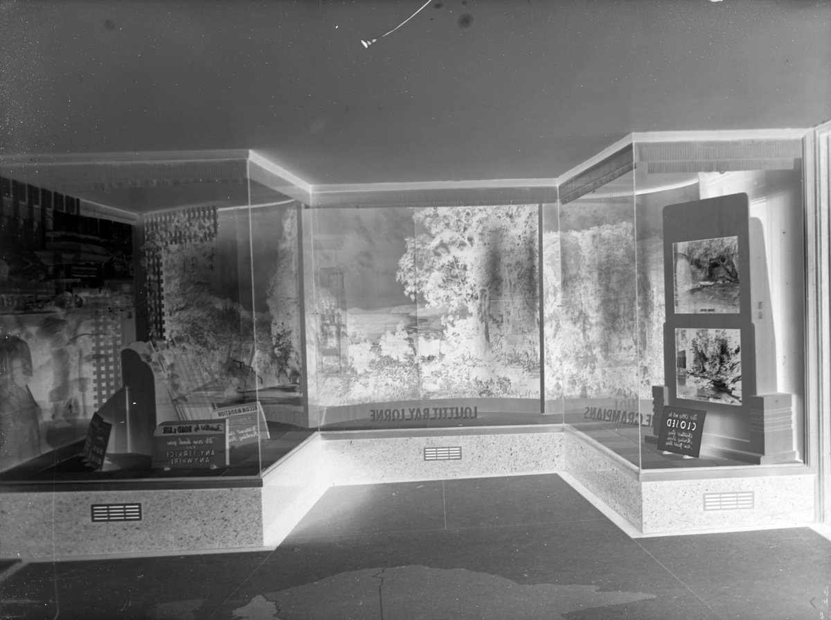 Tourist Bureau Window, Collins Street, Melbourne, Melbourne City (1945)
