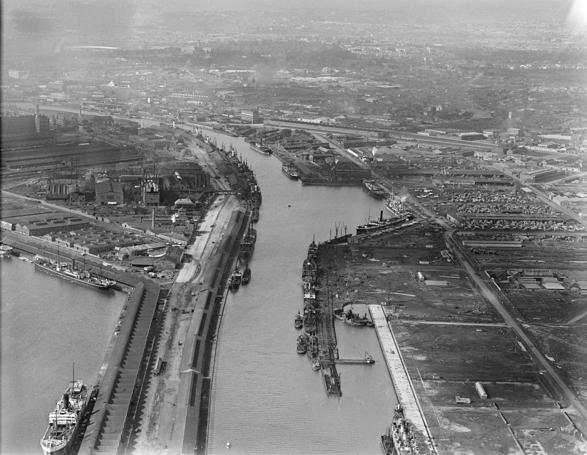 [Yarra River and Port of Melbourne] (1930–48)