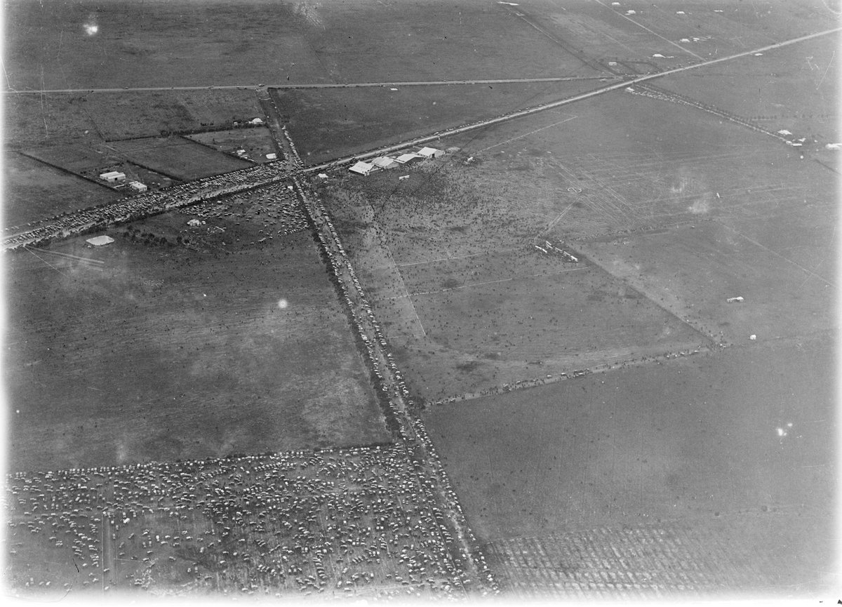 Aerial view of Essendon Airport, 15 August 1926, the day of the arrival of British aviator Alan Cobham, Essendon North (1924–39)