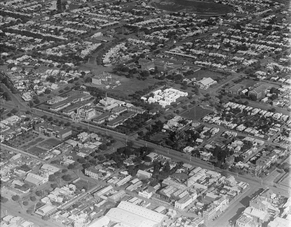 Geelong Hospital and Geelong Gaol with Richmond Oval in upper image (1936)