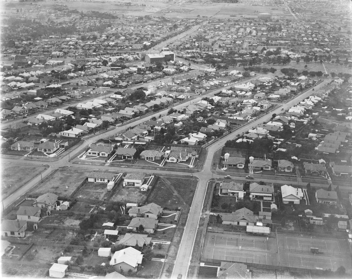 Residential area with tennis courts, Essendon (1930–40)