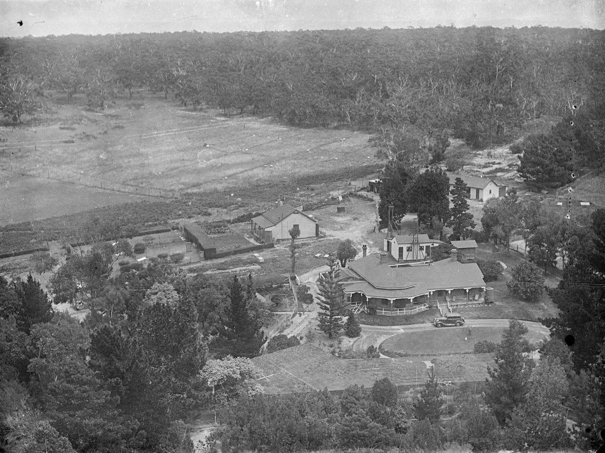 Aerial views of mansion and private home in and near Melbourne (c. 1930)