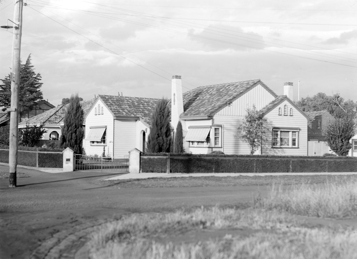 86 McCracken St Essendon (1946)