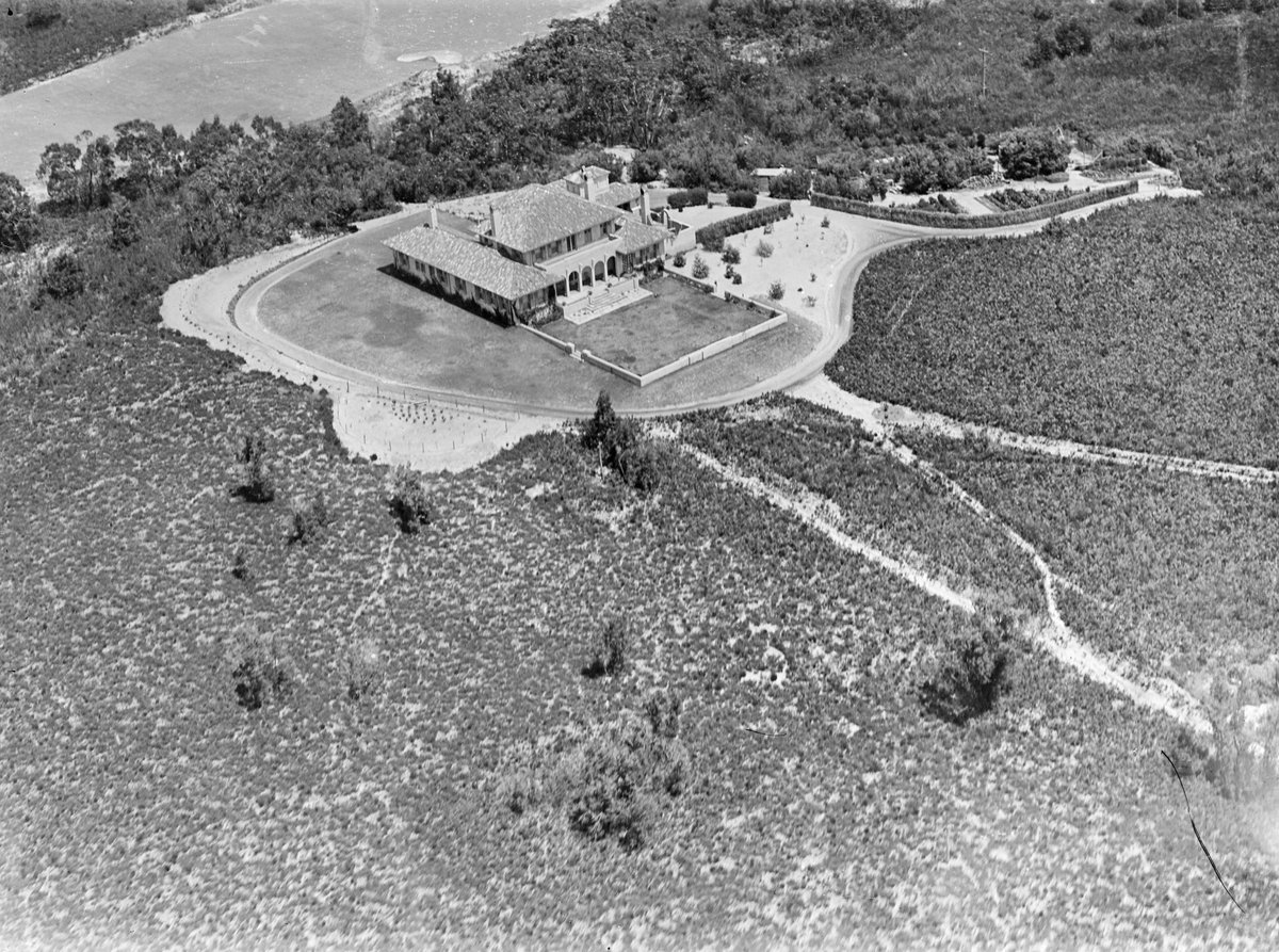 Mansion in vicinity of Melbourne, possibly belonging to Lord Bruce at Frankston (c. 1929)