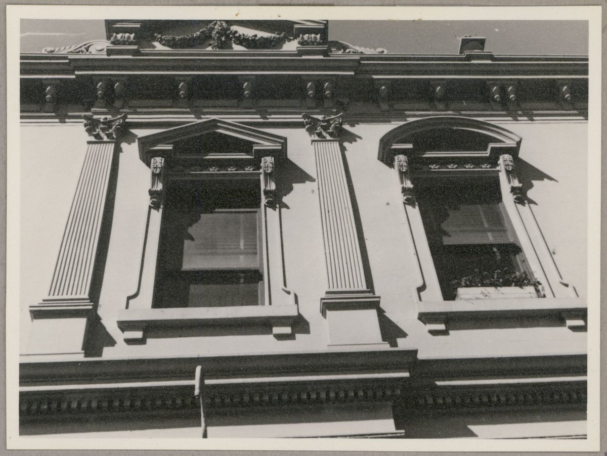 Rochester Terrace, St. Vincent's Place, South Melb (Albert Park), Vic (1949)