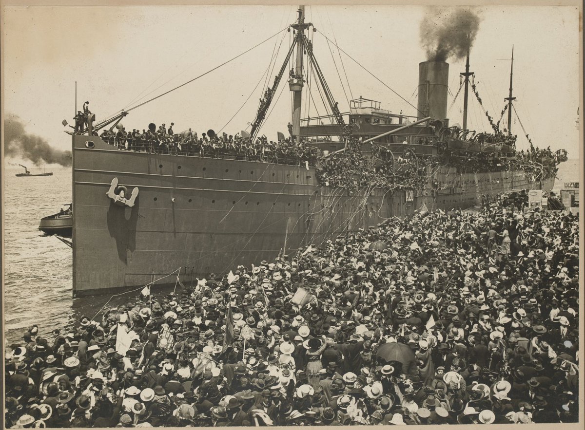 "Hororata" - Departure from Port Melbourne 1916