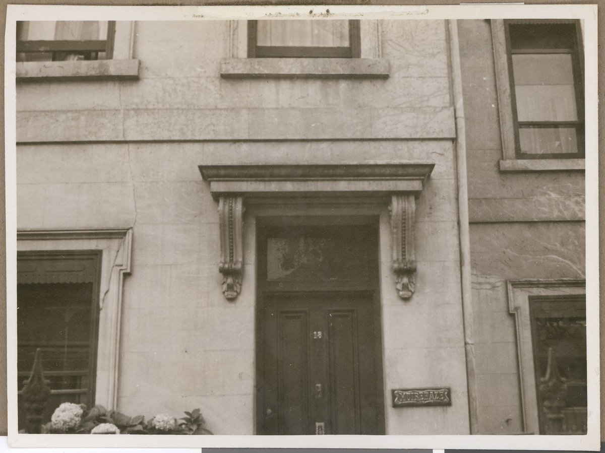 Doorway, 18 Alma Road, St. Kilda, [Vic.], St Kilda (c. 1949)
