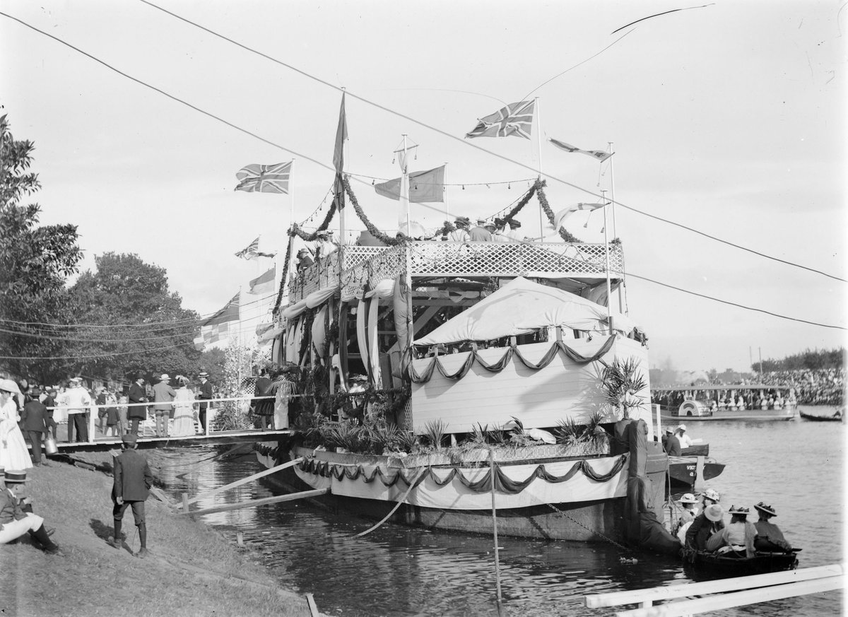 Decorated boats - Henley on Yarra, Melbourne, Victoria, Yarra River (1900–14)