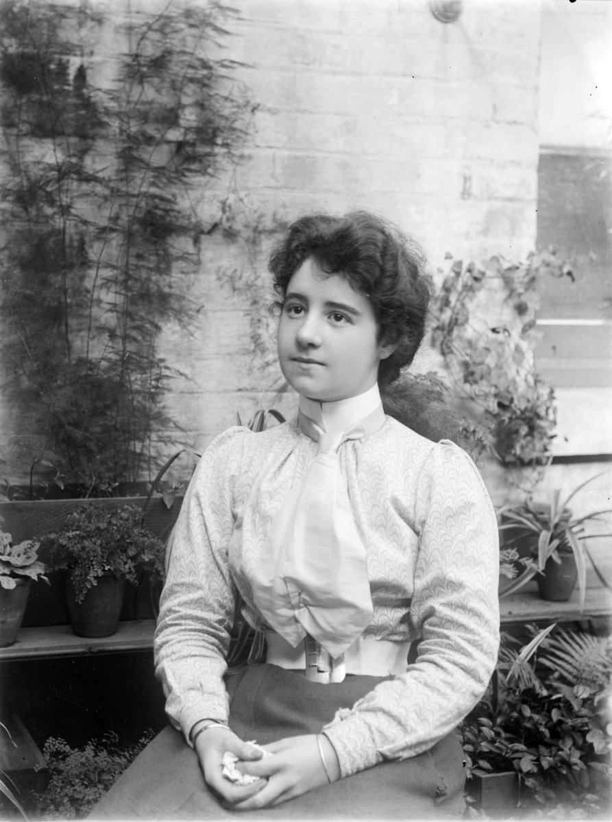 Miss Beatrice Daniel, Alton, St Kilda Road, Melbourne City (1900)