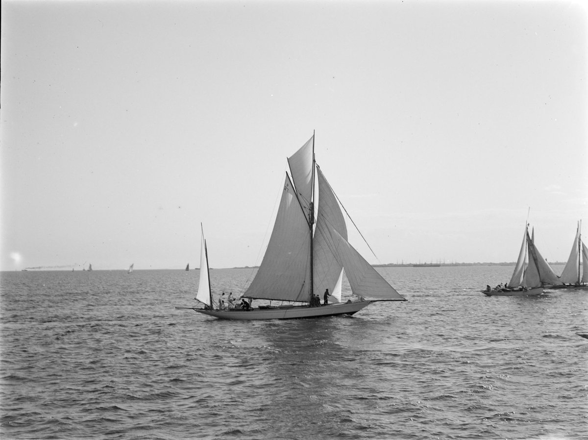 Sayonara [yacht], - the start, St Kilda (1900)