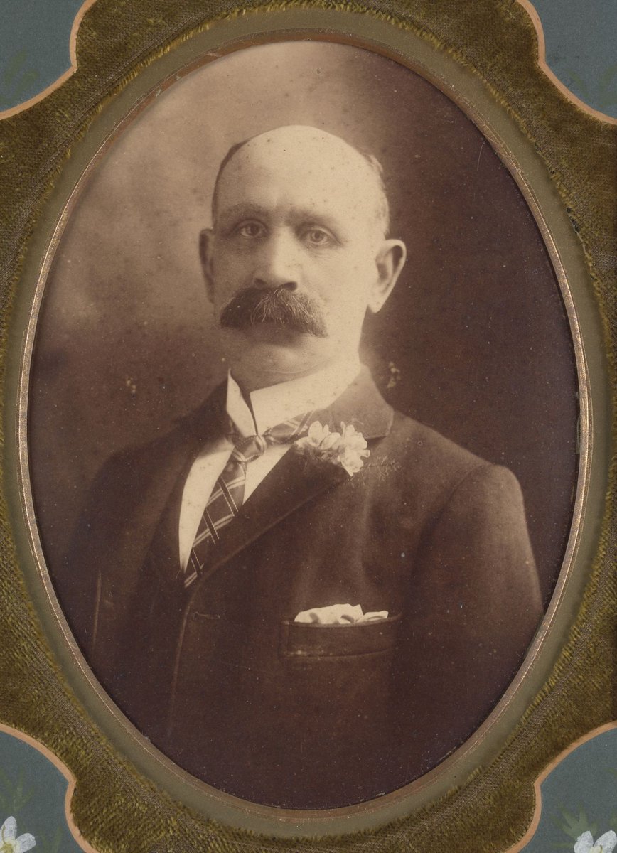 Windsor Cabmen's Shelter presented to Mr. John Dunham (1904)