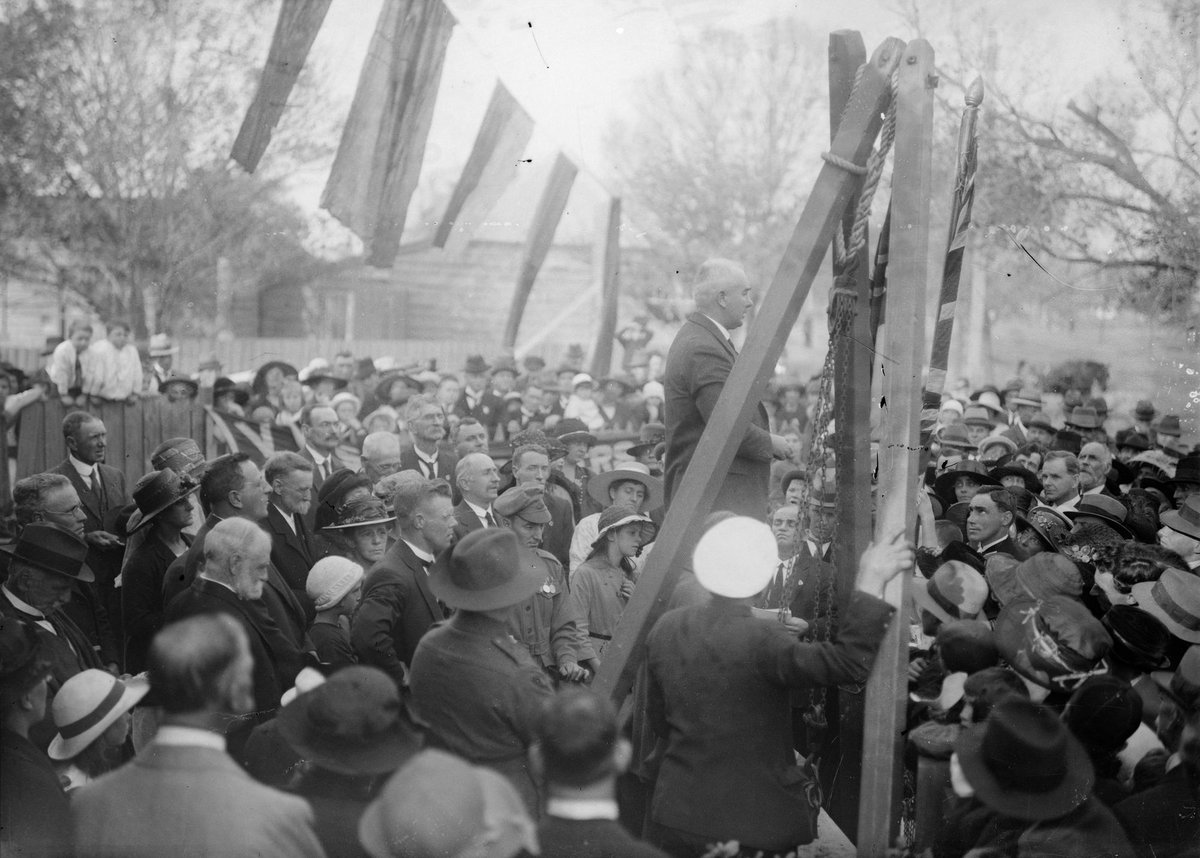 Anzac meml [i.e. memorial] 25.4.23, [Williamstown, Vic.] (1923)