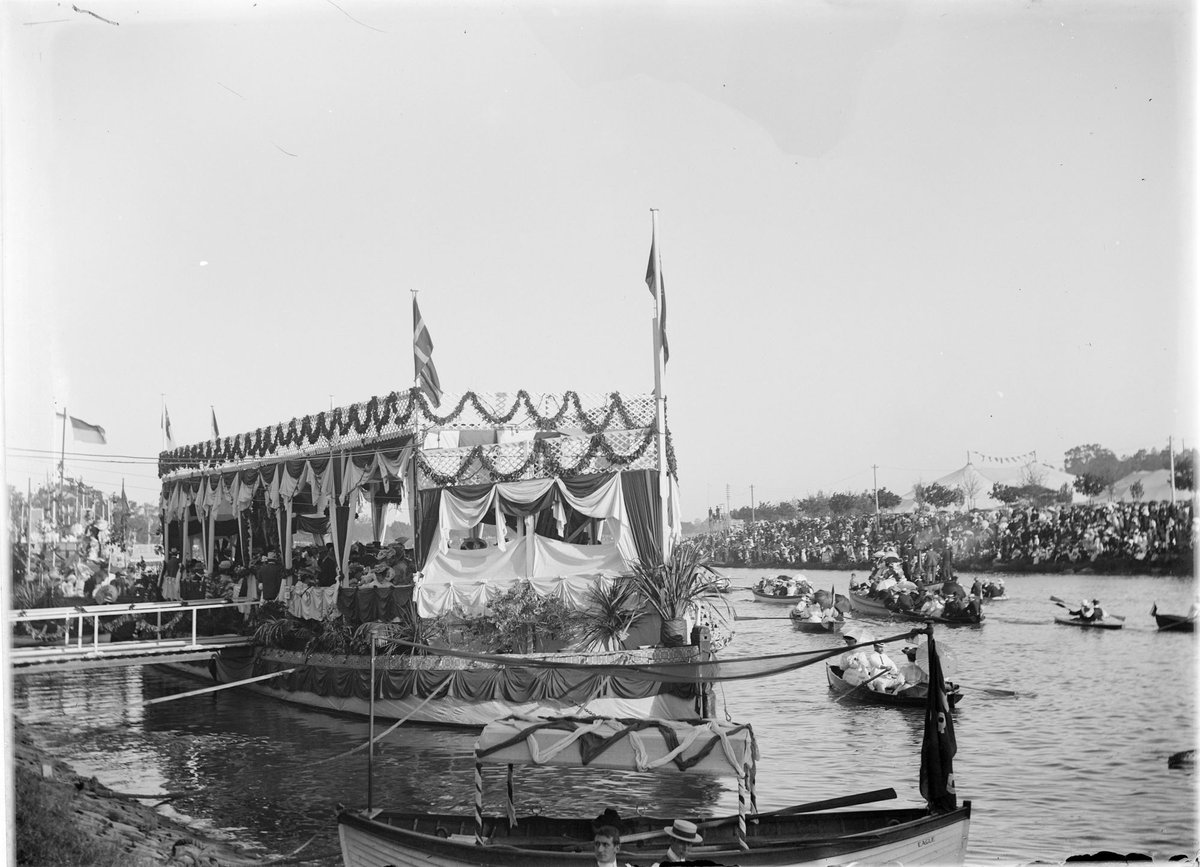 Decorated boats - Henley on Yarra, Melbourne, Victoria, Yarra River (1900–14)