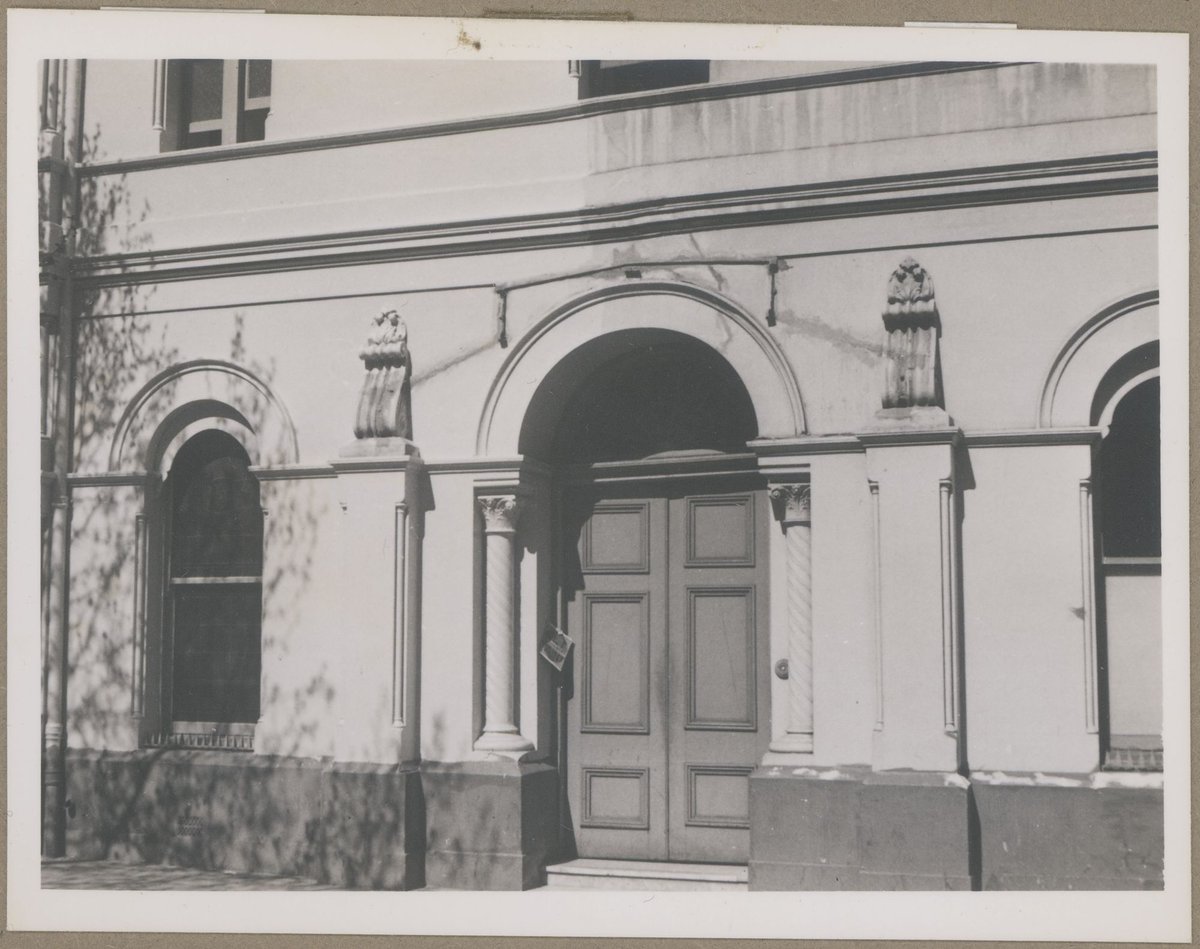 Detail of door, Menzies Hotel, Bourke Street facade [Melbourne, Vic.], Melbourne City (1949)