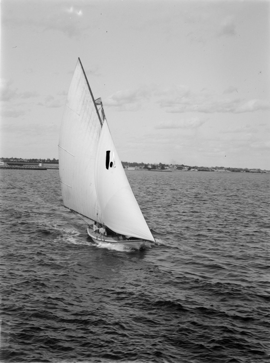 Ada yacht, St Kilda (1900)