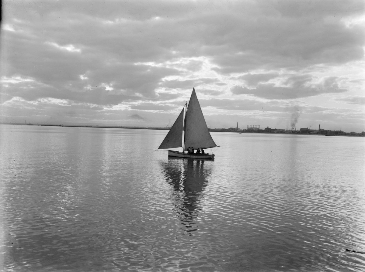 Clouds & Yacht, St Kilda (1904)