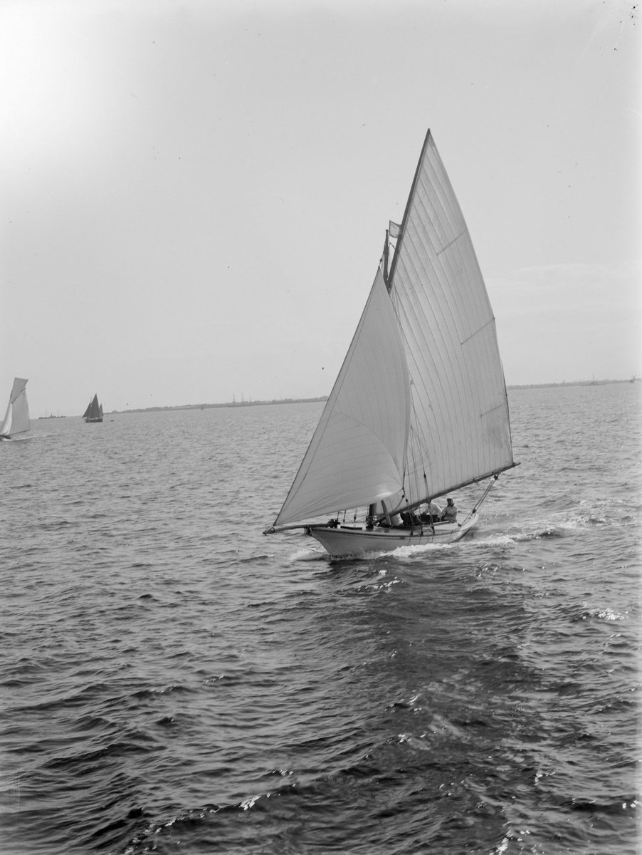 Ada yacht, St Kilda (1900)