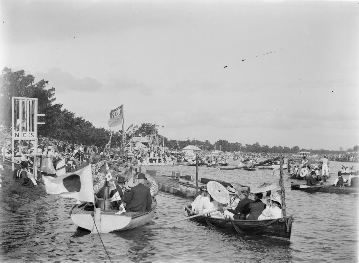 Decorated boats and floating pavilions - Henley on Yarra, Melbourne, Victoria, Yarra River (1900–14)