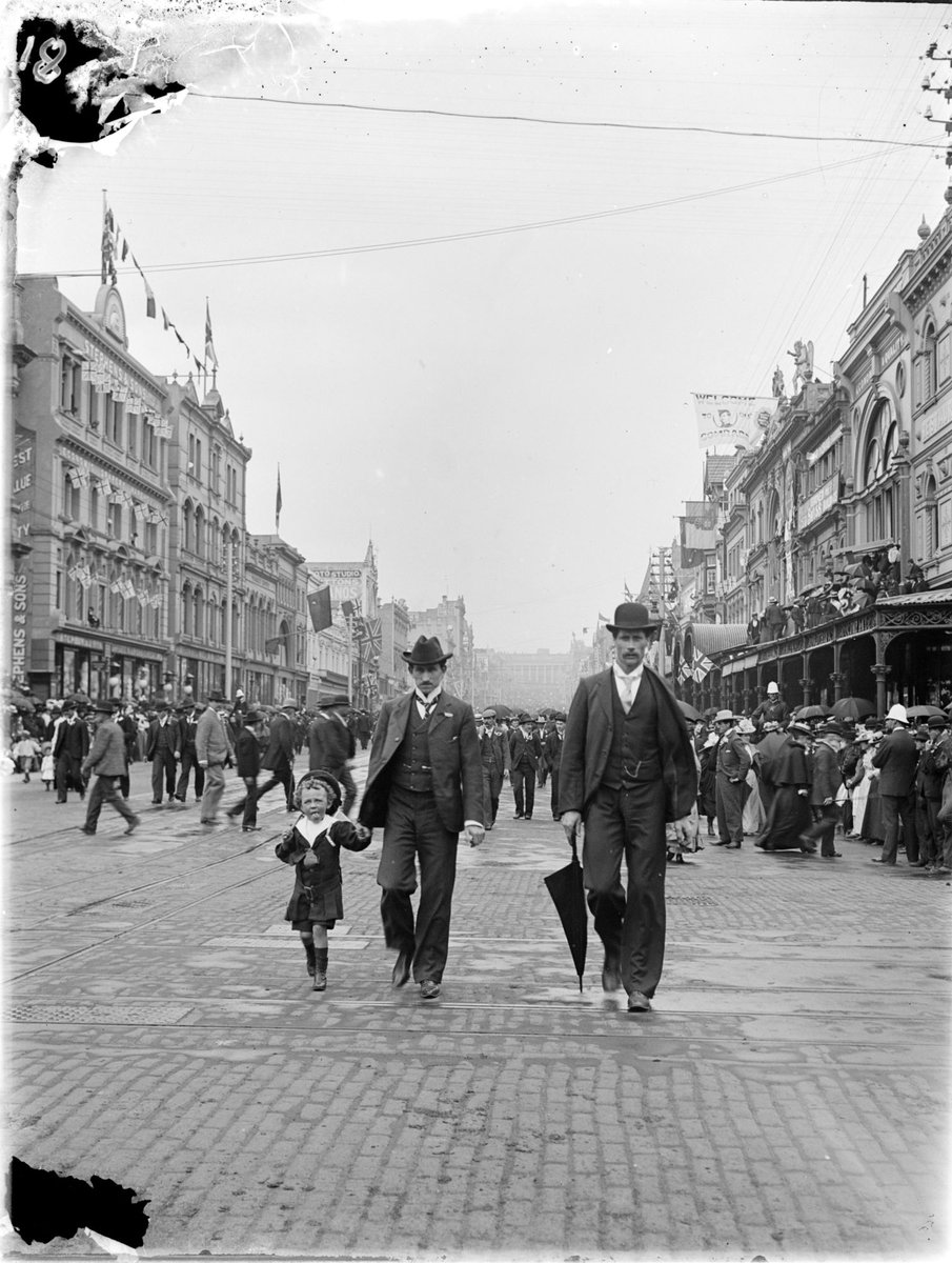 Relief of Mafeking, procession, Melbourne, Melbourne City (1900)