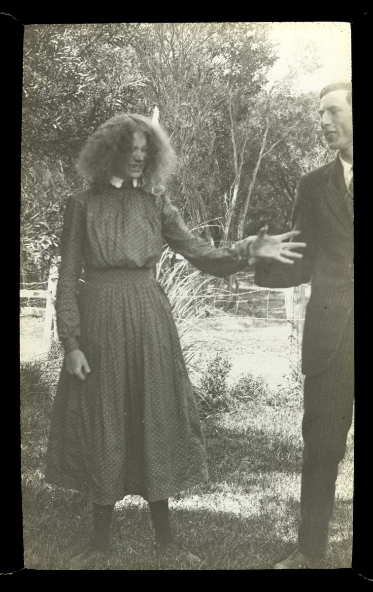 Teresa (Terry) being restrained by Frank having just washed her hair - "Ivanhoe", Sorrento (1904–20)