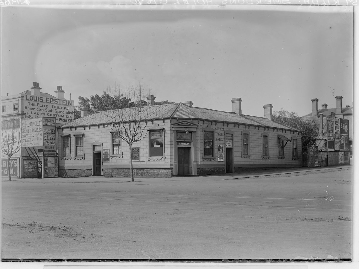 Smerdons Hotel Fitzroy Street St. Kilda, St Kilda (1940?)
