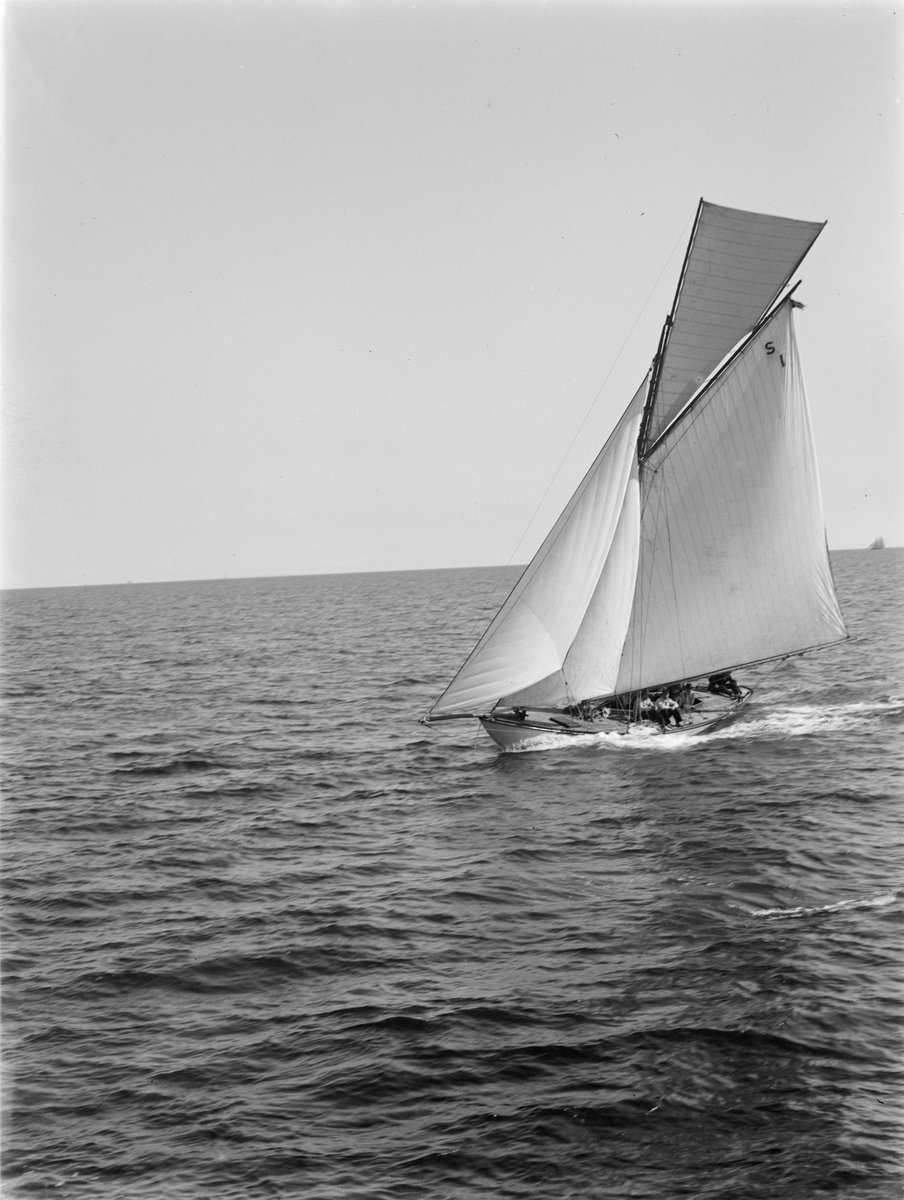Salacia yacht, St Kilda (1900)